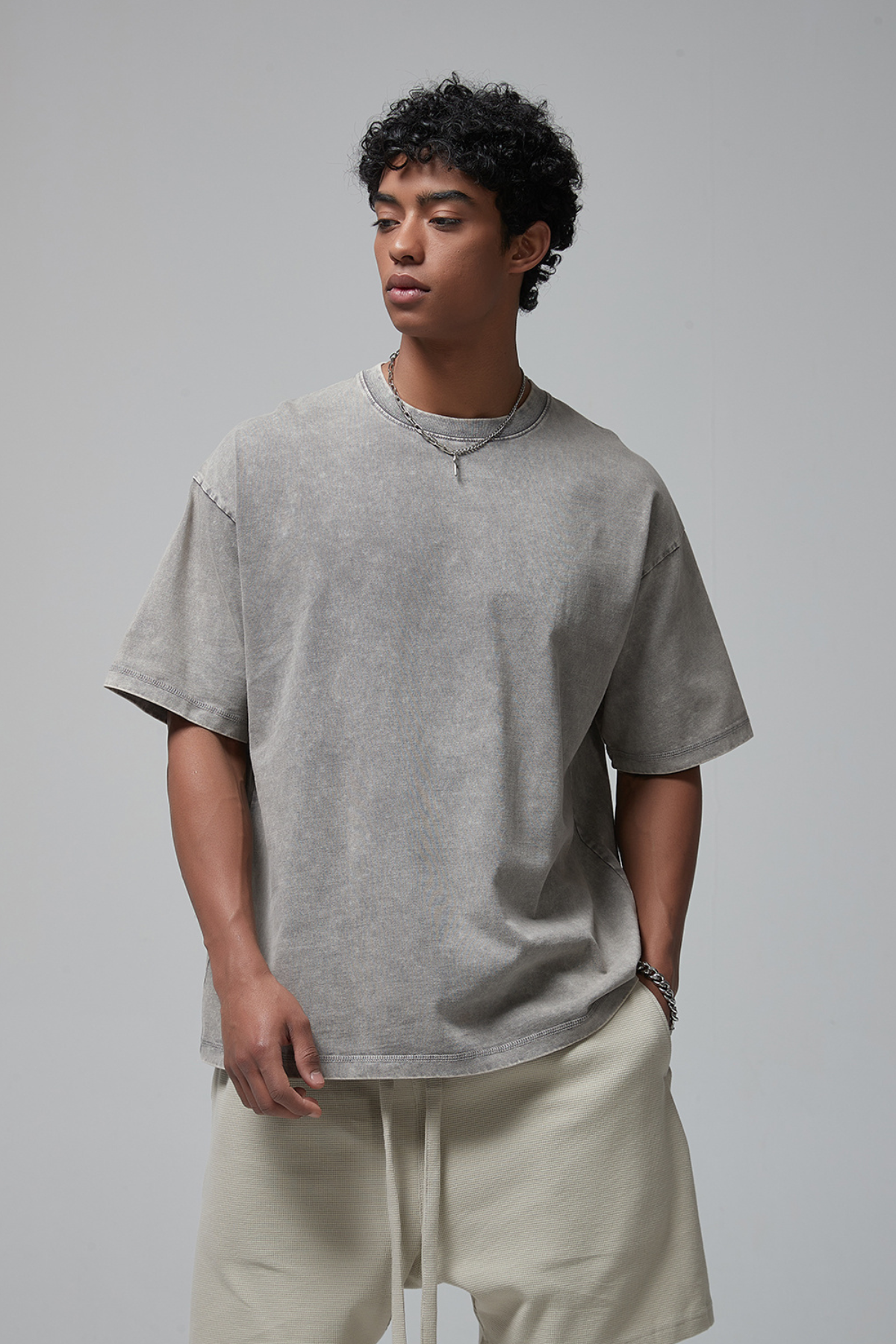 VILLIAN | OVERSIZED ACID-WASH TEE