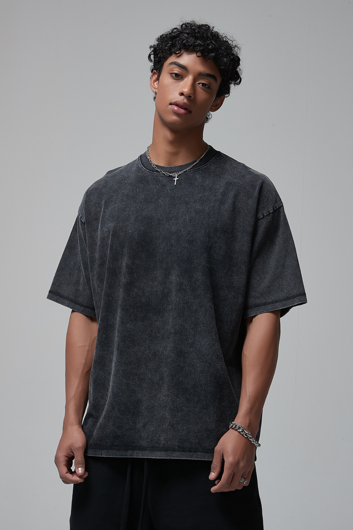 VILLIAN | OVERSIZED ACID-WASH TEE