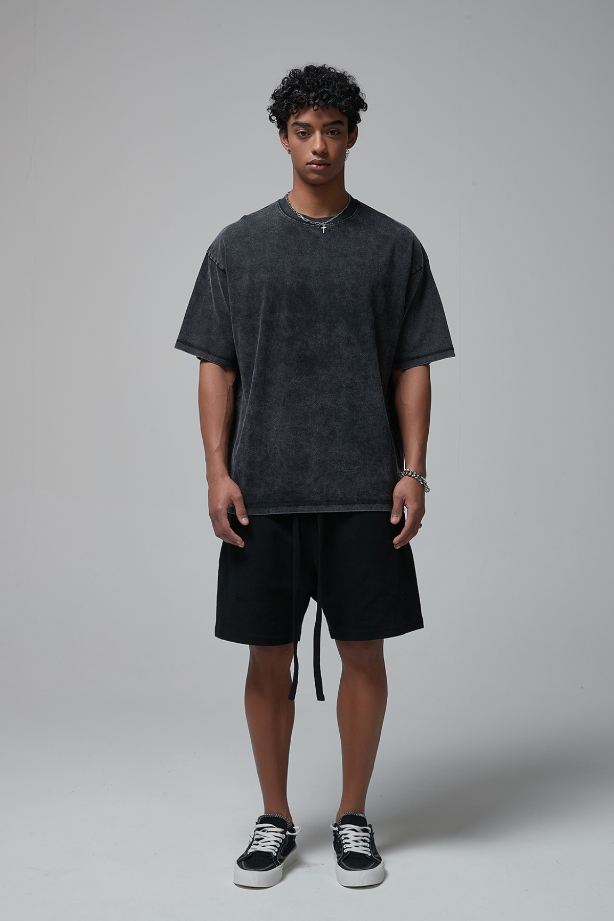 VILLIAN | OVERSIZED ACID-WASH TEE