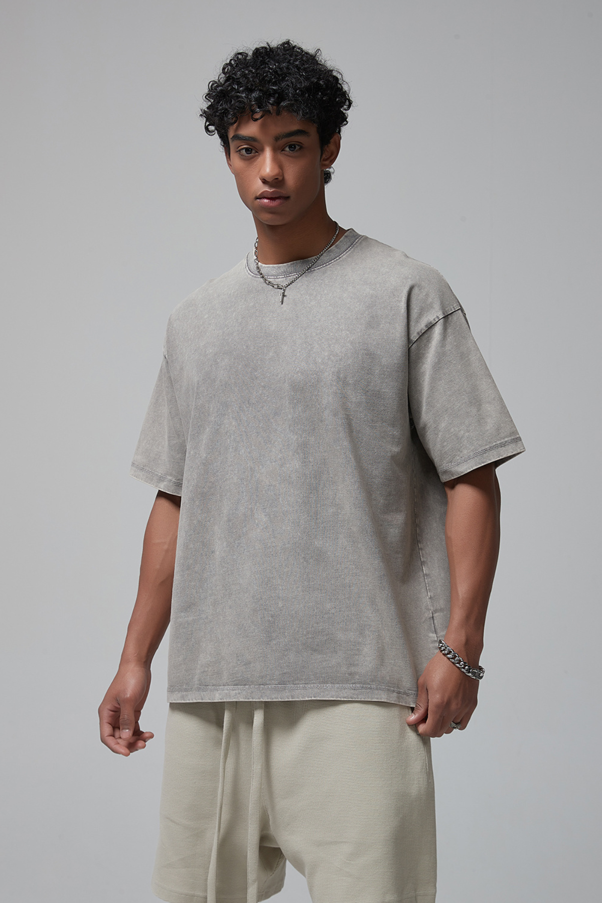 VILLIAN | OVERSIZED ACID-WASH TEE