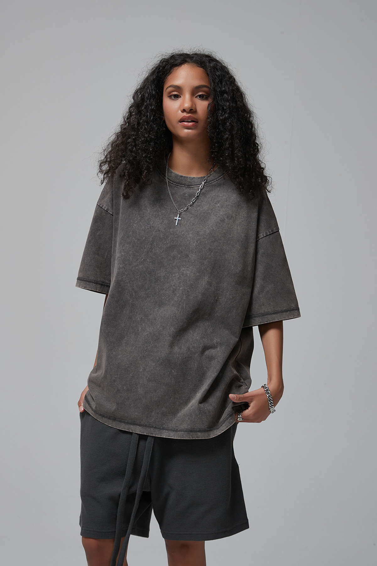 VILLIAN | OVERSIZED ACID-WASH TEE
